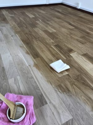 ナラフローリング塗装