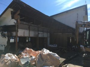 建て替え　解体