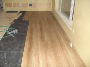 フローリング貼り