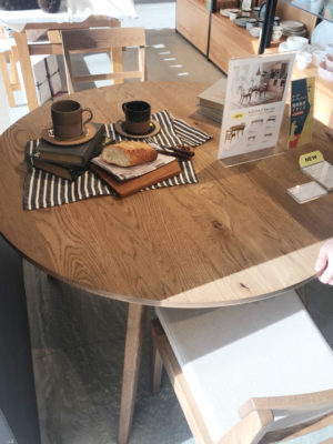 unico ダイニングテーブル