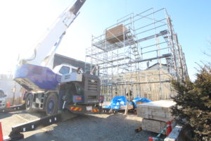 クレーン　建て込み